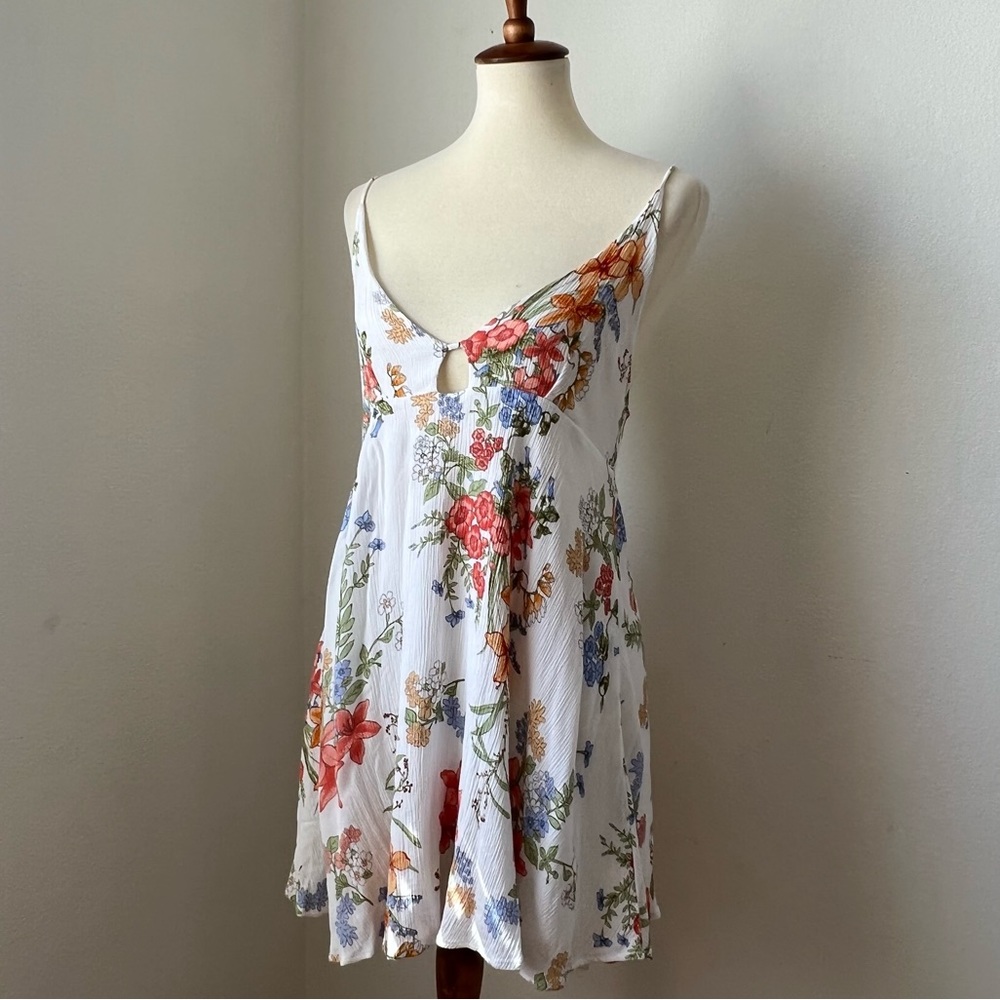 Lulus Large White Floral Flowy Dress